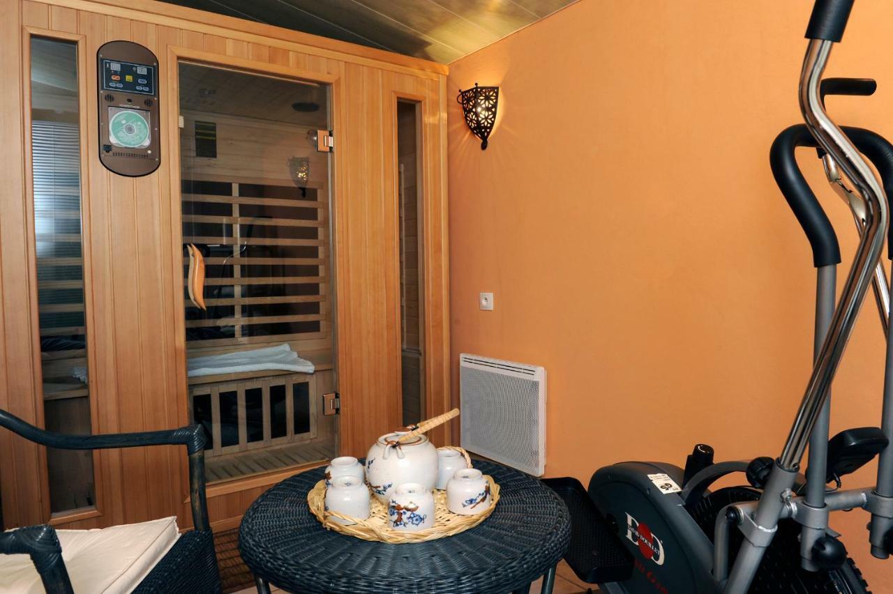 La Chambre D'Amis La Costignieres Montgueux Ngoại thất bức ảnh
