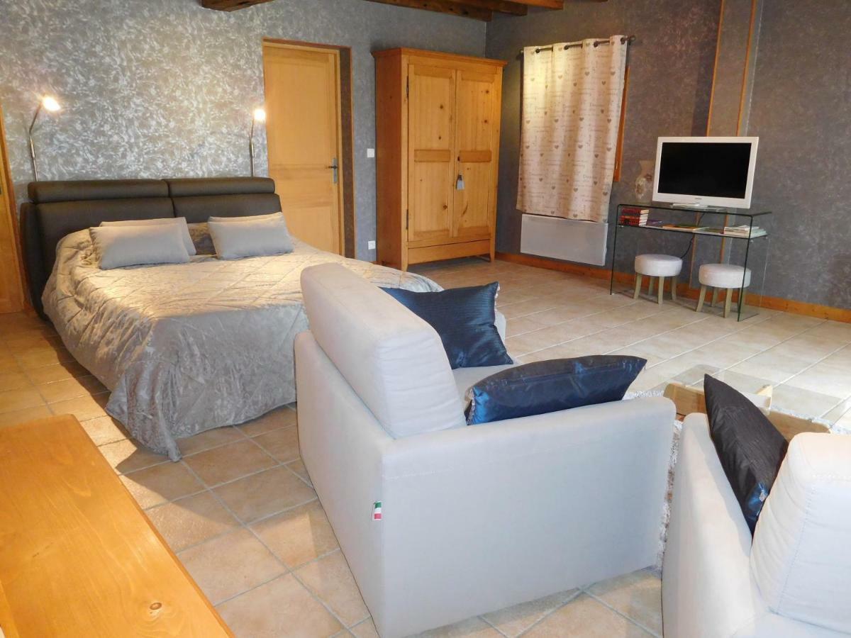 La Chambre D'Amis La Costignieres Montgueux Ngoại thất bức ảnh