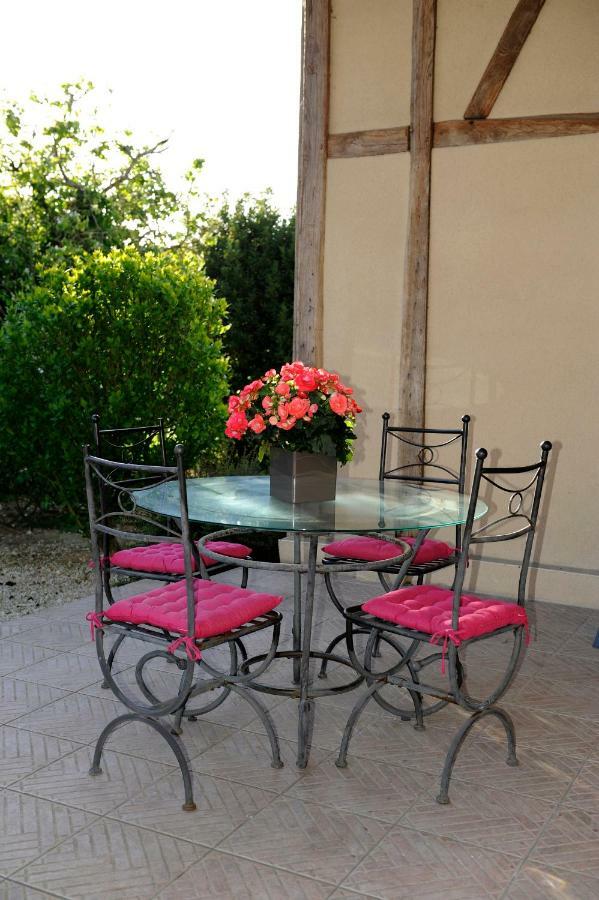 La Chambre D'Amis La Costignieres Montgueux Ngoại thất bức ảnh
